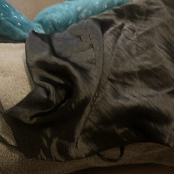 Black dress open back and some stretch with slit - Picture 4 of 5